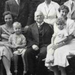 A família Chodziesner em 29/8/1937, no aniversário de 76 anos do pai de Gertrud, aqui com 44 anos